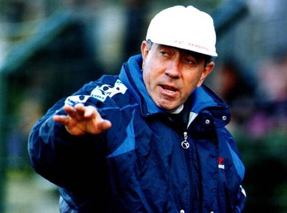 Trainer Eckhard Krautzun (1. FC Union Berlin) gibt Anweisungen Fußball Herren Regionalliga Nord Ost, Nordost, 1995 1996 Einzelbild
