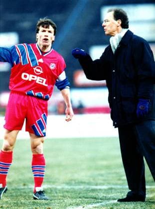 Trainer Franz Beckenbauer und Lothar Matthäus (beide FC Bayern München) reklamieren Fußball 1. BL Herren Saison 1995 1996 Gruppe