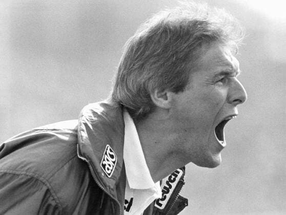 Trainer Jürgen Gelsdorf (VfL Bochum) gibt lautstark Anweisungen Fußball 1. BL Herren Saison 1992 1993 Porträt