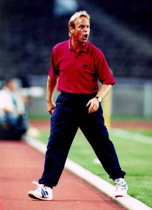 Trainer Jürgen Röber (Hertha BSC Berlin) wütend Fußball 2. BL Herren Saison 1996 1997 Einzelbild Wut