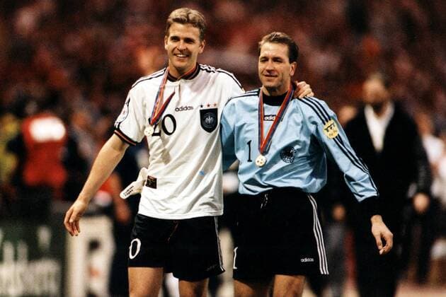 Fußball, EM Finale 1996 in London, Deutschland - Tschechien 2:1 n.V. Freude bei Oliver Bierhoff (li) und Torwart Andreas Köpke nach dem Sieg Fußball EM Herren Europameisterschaft Fußball 1996, Finale Deutschland - Tschechien, Ergebnis 2:1 Gruppe Wembley London Glück, Freude, Begeisterung,