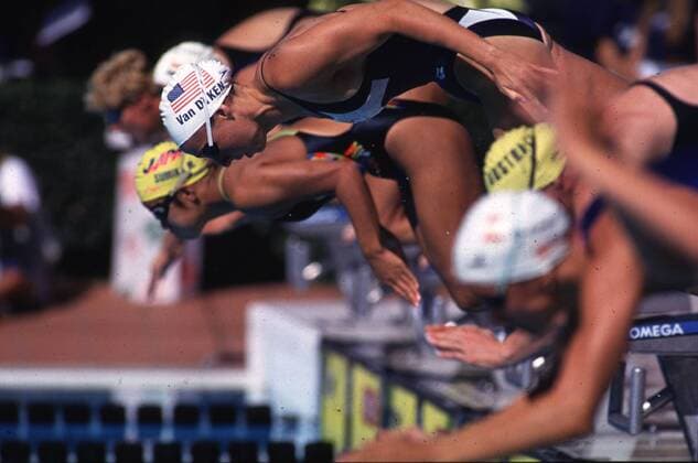 Amy von Dyken (USA) inmitten des Starterfeldes Schwimmen WM Damen Weltmeisterschaft Gruppe Rom