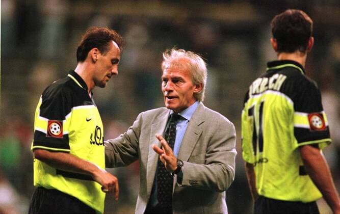 Nevio Scala, Trainer Borussia Dortmund (BVB), gratuliert Jürgen Kohler (li) Fußball 1. BL Herren 1. Bundesliga, Borussia Dortmund - 1. FC Köln 3:0 Gruppe Westfalenstadion Dortmund Freude,