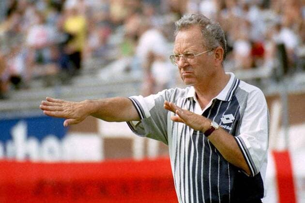 Coach Heinz Werner mit Anweisungen Fußball 2. BL Herren Saison 1997 98: FSV Zwickau - Fortuna Köln 0:1 Einzelbild Westsachsenstadion Zwickau