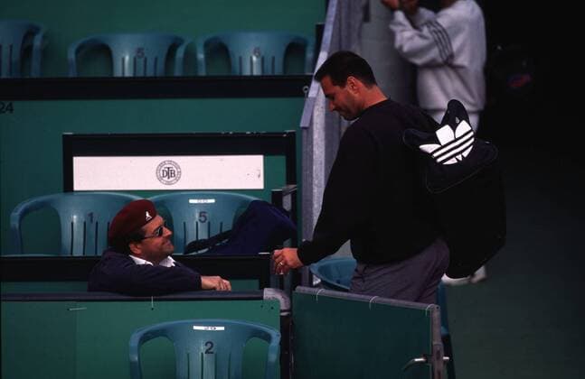 Mike de Palmer, Coach von Becker im Gespräch Tennis Herren German Open 1996, ATP-Turnier, Sand Gruppe Rothenbaum Hamburg