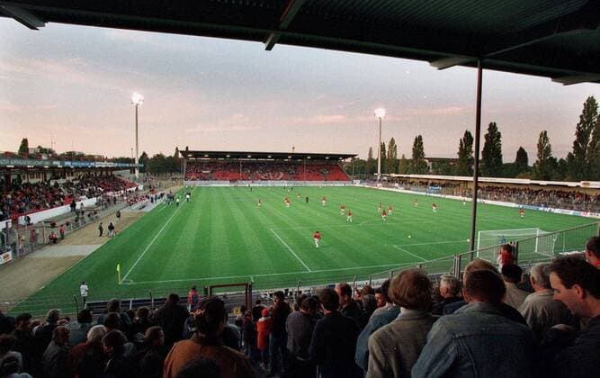 Fußball, Stadiongeschichte 1. FSV Mainz 05 Das Bruchwegstadion in Mainz Fußball 2. BL Herren 2. Bundesliga Saison 1997 98, FSV Mainz 05 Totale Bruchweg-Stadion Mainz