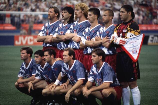 Team USA: h.R.v.l.: Cle Kooiman, Marcelo Balboa, Alexi Lalas, Mike Sorber, Ernie Stewart, Torwart Tony Meola, v.R.v.li.: Eric Wynalda, Tab Ramos, John Harkes, Tom Dooley, Paul Caligiuri Fußball WM Herren Weltmeisterschaft 1994, Nationalteam USA, Mannschaftsfoto, Mannschaftsbild Totale New York