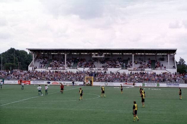 Das Stadion von Sachsen Leipzig in Leipzig-Leutzsch Fußball Herren Regionalliga, Saison 1997 98, Spielstätte Sachsen Leipzig Totale Leutzsch Leipzig