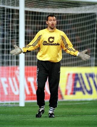 Gabor Kiraly hebt ratlos die Hände Fußball 1. BL Herren 1. Bundesliga, Saison 1997 98, Hertha BSC - VfL Bochum 2:2 Einzelbild Olympiastadion Berlin Enttäuschung,