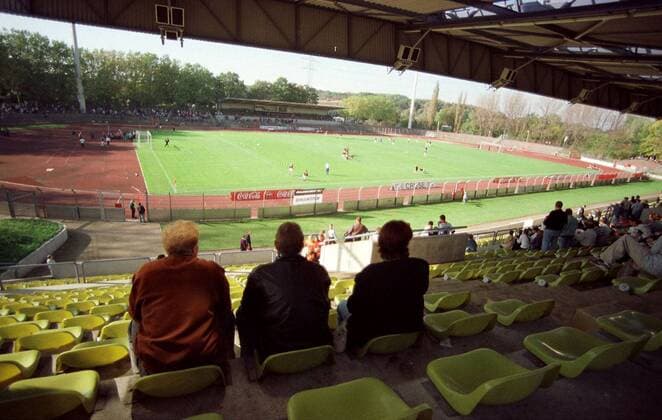 Fußball, Stadiongeschichte SG Wattenscheid 09 Das Lohrheidestadion in Bochum-Wattenscheid Fußball 2. BL Herren 2. Bundesliga, Saison 1997 98, 2. Liga, SG Wattenscheid 09 Totale Lohrheidestadion Wattenscheid