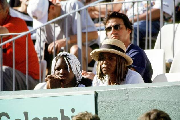 Mutter Oracene Williams und Schwester Serena als Zuschauer Tennis Damen French Open, WTA, Grand Slam, Sand Gruppe Roland Garros Paris Spannung,