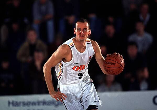Henning Harnisch mit Ball Basketball Länderspiel Herren Nationalmannschaft: BR Deutschland, DBB - Auswahl Einzelbild Duisburg Dynamik,