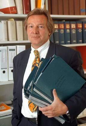 Harald Strutz, Präsident des FSV Mainz 05 bei der Arbeit Fußball 2. BL Herren FSV Mainz 05, Vorstand, Präsidium, Funktionär, Funktionäre Einzelbild Freude,