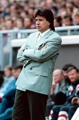 Fußball, Trainerhistorie, FSV Frankfurt Trainer Klaus Gerster Fußball 2. BL Herren Saison 1995 96, FSV Frankfurt Einzelbild Frankfurt M. Nachdenklichkeit, Skepsis,
