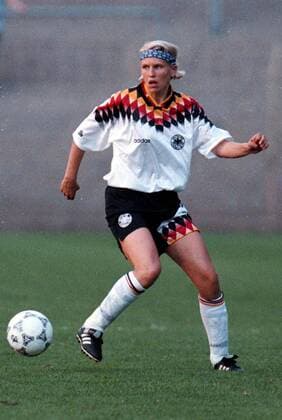Doris Fitschen (SG Praunheim) im Nationaltrikot Fußball Länderspiel Damen Frauen, Frauenfußball, Nationalmannschaft, DFB Team Einzelbild Dynamik,