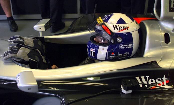 David Coulthard (Schottland) im Cockpit seines Rennwagens Motorsport Grand Prix Herren Saison 1998: Großer Preis von Brasilien, Formel 1, F1, Team McLaren - Mercedes, Mc Laren Einzelbild Autodrom José Carlos Pace Sao Paulo Konzentration,