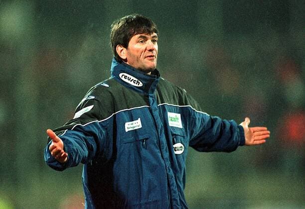 Trainer Friedhelm Funkel verzweifelt Fußball 1. BL Herren Saison 1997 1998: MSV Duisburg Einzelbild Ulrich-Haberland-Stadion Leverkusen Verzweiflung,