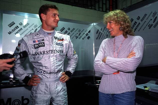 Motorsport, Formel 1, Ehefrauen der Ikonen - Archivbilder David Coulthard (Schottland) im Gespräch mit Lisa Dennis, Ehefrau von Teamchef Ron Dennis Motorsport Grand Prix Herren Weltmeisterschaft, Saison 1998, WM, Formel 1, F1, Großer Preis von Brasilien Gruppe Interlagos Sao Paulo Harmonie, Freude,