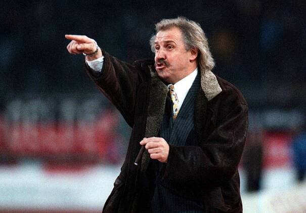 Coach Dragoslav Stepanovic mit Anweisungen Fußball 2. BL Herren Saison 1996 1997: Eintracht Frankfurt Einzelbild Waldstadion Frankfurt M. Ungeduld