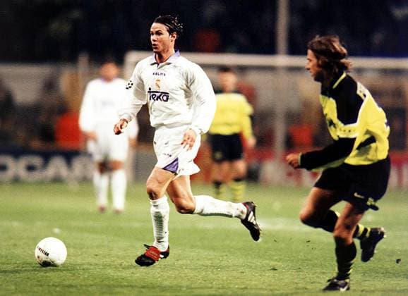 Fernando Redondo mit Ball Fußball EC 1 Herren Champions League, Halbfinale, Rückspiel, Saison 1997 1998: Real Madrid Einzelbild Westfalenstadion Dortmund Dynamik,