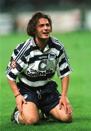 Heulsuse Ante Covic verzweifelt Fußball 1. BL Herren Saison 1997 1998: Hertha BSC Berlin Einzelbild Olympiastadion Berlin Verzweiflung, Enttäuschung,