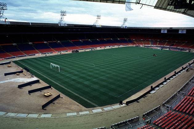 Das Stadion von Wembley Fußball EM Herren Europameisterschaft 1996 Totale Wembley-Stadion London Leere,