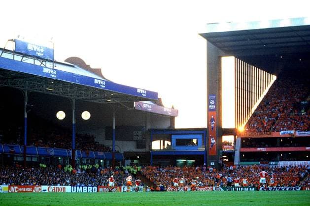 Das Stadion von Villa Park Fußball EM Herren Europameisterschaft 1996, Länderspiel, Nationalmannschaft. Schweiz - Holland, Niederlande Totale Villa Park Birmingham
