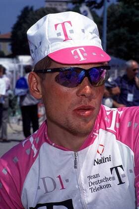 Jan Ullrich (Team Telekom) im Porträt Radsport Herren Tour de France 1996, Straßenradsport, Radrennen, Straßenradrennsport, Radrennsport, Straße Porträt