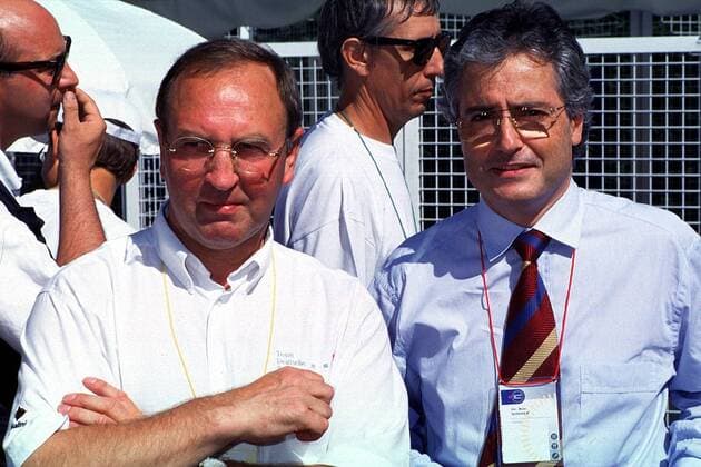 Teamchef Walter Godefroot (Belgien, li.) und Dr. Ron Sommer (Vorstandsvorsitzender Telekom) Radsport Herren Rad, 1996, Radrennen, Straße, Straßenrennen, Straßenradsport, Profi, Profis Gruppe Nachdenklichkeit,