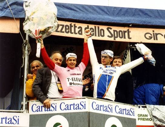 Der Amerikaner Andrew Hampsten (li.) gewinnt vor dem Holländer Erik Breukink Radsport Herren Giro d Italia 1988, Radrennen, Radrennsport, Straßenradsport, Straßenradrennsport, Straße Gruppe Freude,