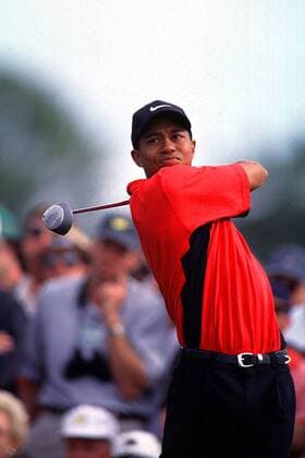 Tiger Woods (USA) - Abschlag Golf Herren US Masters April 1997, Golfprofi, Profis, Profigolf, Profi-Tour Einzelbild Augusta Konzentration,