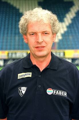 Coach Klaus Toppmöller (Bochum) im Porträt Fußball 1. BL Herren Saison 1998 1999: VfL Bochum, Präsentation, Vorstellung, Kader, Porträttermin Porträt Bochum