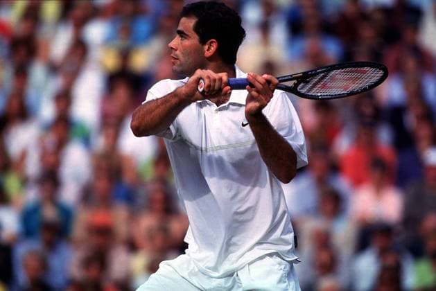 Der Amerikaner Pete Sampras beim Rückhandvolley Tennis Herren All England Championships 1998, Grand Slam, ATP-Tour, Rasen, Rasenplatz, Rasentennis, Rasenturnier Einzelbild Wimbledon London Dynamik,