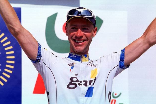 Jens Voigt (Deutschland) vom Team Gan jubelnd bei der Siegerehrung Radsport Herren Rad, Radrennen, Radrennsport, Straße, Straßenrennen, Straßenradsport, Profi, Profis, Profirennen Einzelbild Freude,
