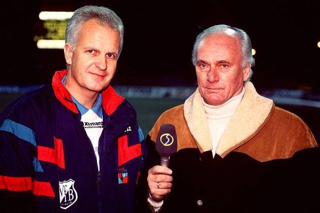 Fußball, Trainerhistorie 1. FC Lok Leipzig von 1896 bis heute Co-Kommentator Udo Lattek im Gespräch mit Trainer Bernd Stange (li.) Fußball 1. BL Herren Saison 1993 1994: VfB Leipzig Gruppe Leipzig