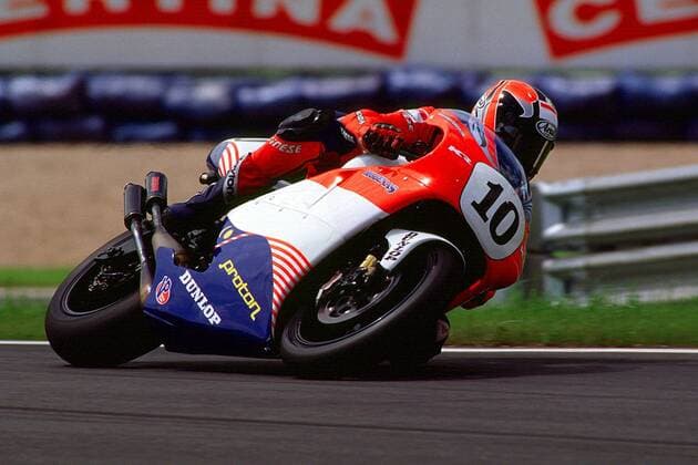 Kenny Roberts Jr. (USA) mit seiner Modenas KRV3 auf der Strecke Motorsport WM Herren Weltmeisterschaft, Motorrad 1998. 9. Lauf, Straßenrennen, Motorradrennen, Motorradrennsport Einzelbild Sachsenring Hohenstein-Ernstthal