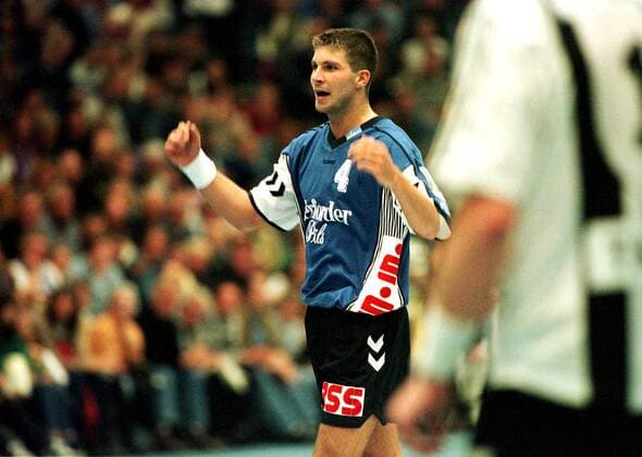 Daniel Stephan ballt jubelnd die Fäuste Handball 1. BL Herren Saison 1998 1999: TBV Lemgo Einzelbild Lemgo Freude,