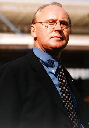 Trainer Willi Reimann nachdenklich Fußball 1. BL Herren Saison 1998 1999: 1. FC Nürnberg Porträt Frankenstadion Nürnberg Nachdenklichkeit,