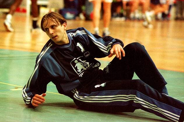 Torhüter Steinar Ege (Gummersbach) am Boden Handball 1. BL Herren Saison 1998 1999: VfL Gummersbach HC 1998 Einzelbild Großwallstadt Enttäuschung,