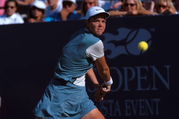Die Amerikanerin Lindsay Davenport bei der beidhändig geschlagenen Rückhand Tennis Damen US Open 1998, WTA-Tour, Hartplatz, Hardcourt, Grand Slam Einzelbild Flushing Meadow New York Dynamik,