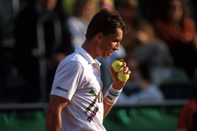 Ivan Lendl (USA) konzentriert Tennis Herren French Open 1992, Grand Slam, Sand, Sandplatz, Sandplatzturnier, ATP-Tour Einzelbild Roland Garros Paris Konzentration,