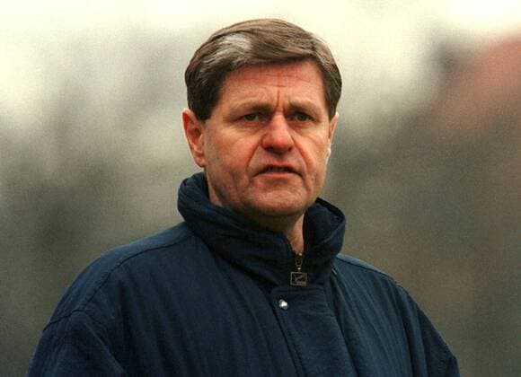 Fußball, Trainerhistorie, TeBe Berlin Trainer Fritz Bohla (Stendal) nachdenklich Fußball Herren Saison 1998 1999: Regionalliga Nordost, FSV Lok Altmark Stendal Porträt Stadion an der Neuendorfer Straße Berlin Nachdenklichkeit,