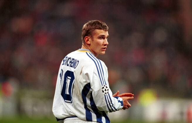 Andrej Schewtschenko (Kiew) mit skeptischem Blick Fußball EC 1 Herren Champions League 1998 1999, Halbfinale, Rückspiel, FC Bayern München - Dynamo Kiew 1:0 Einzelbild Olympiastadion München Nachdenklichkeit,