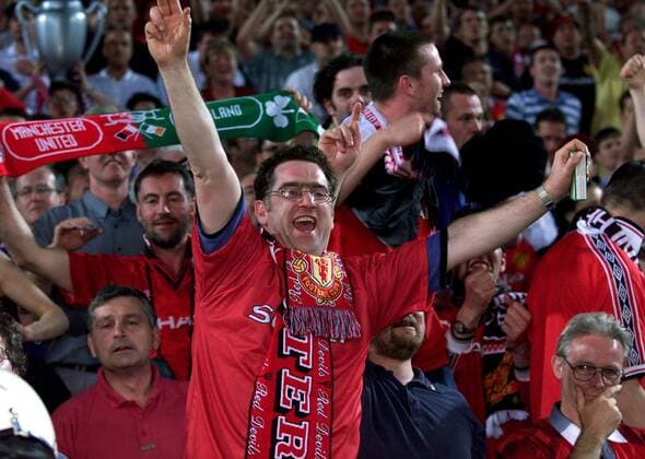 ManU Fan jubelnd Fußball EC 1 Herren Champions League 1998 1999, Finale, Endspiel, Manchester United (England) - FC Bayern München Einzelbild Stadion Nou Camp Barcelona Glück, Freude, Begeisterung,