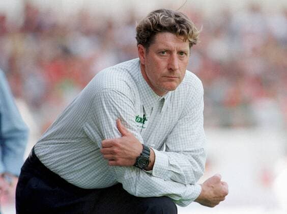 Trainer Toni Schumacher (Fortuna Köln) nachdenklich Fußball 2. BL Herren Saison 1998 1999: Fortuna Köln Einzelbild Stadion der Freundschaft Cottbus Nachdenklichkeit,
