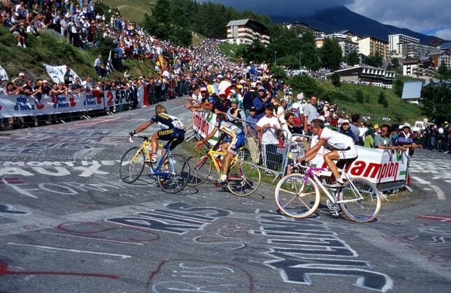 Aufstieg nach L Alpe d Huez Radsport Herren Tour de France 1996, Straßenradsport, Straßenradrennsport, Radrennsport, Straße, Rad, Radrennen Gruppe L Alpe d Huez Dynamik, Anstrengung, Kampf,