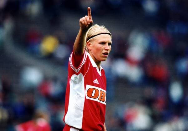 Doris Fitschen (Frankfurt) mit Anweisungen Fußball 1. BL Damen Saison 1998 1999, DFB-Pokalfinale, Endspiel, Pokal-Finale, Frauen, Frauenfußball, 1.FFC Frankfurt Einzelbild Olympiastadion Berlin Anstrengung,