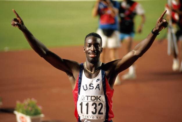 Michael Johnson (USA) jubelnd Leichtathletik WM Herren Weltmeisterschaft 1991, WM, Sprint, 200 m-Lauf, Sprintlauf, Finale, Endlauf Einzelbild Olympiastadion Tokio, Tokyo Freude,