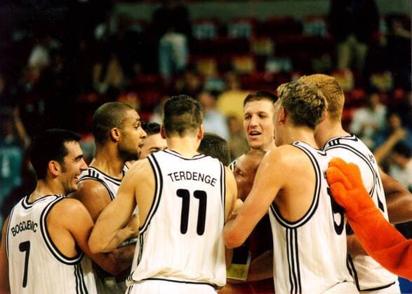 EuroBasket 2022, DBB, Historie, EM - Historie Jubel des deutschen Nationalteams Basketball EM Herren Europameisterschaft 1999, Basketball, Länderspiel, Nationalmannschaft, Gruppe LeMans Begeisterung, Freude,