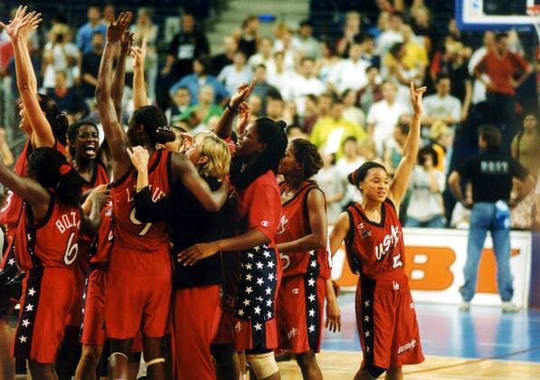 Jubel im Team USA Basketball WM Damen Weltmeisterschaft der Frauen 1998, Basketball-WM, Länderspiel, Nationalmannschaft Totale Schmeling-Halle Berlin Begeisterung, Freude,